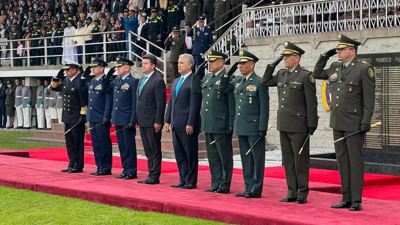 Duque Firma Decreto De Trazabilidad Balística Para Armas De La Policía